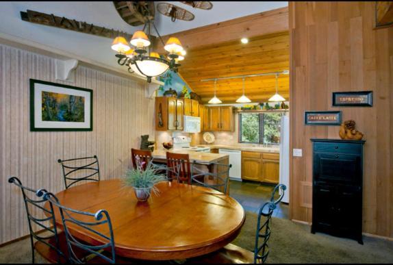 Meadow Ridge Condos By Mammoth Slopes Lodging Mammoth Lakes Ruang foto